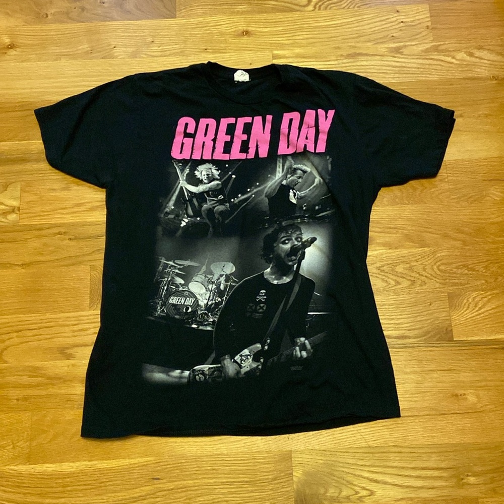 🎸BUY ONE GET ONE FREE Vintage Y2K Green Day Black Graphic T-Shirt Men’s